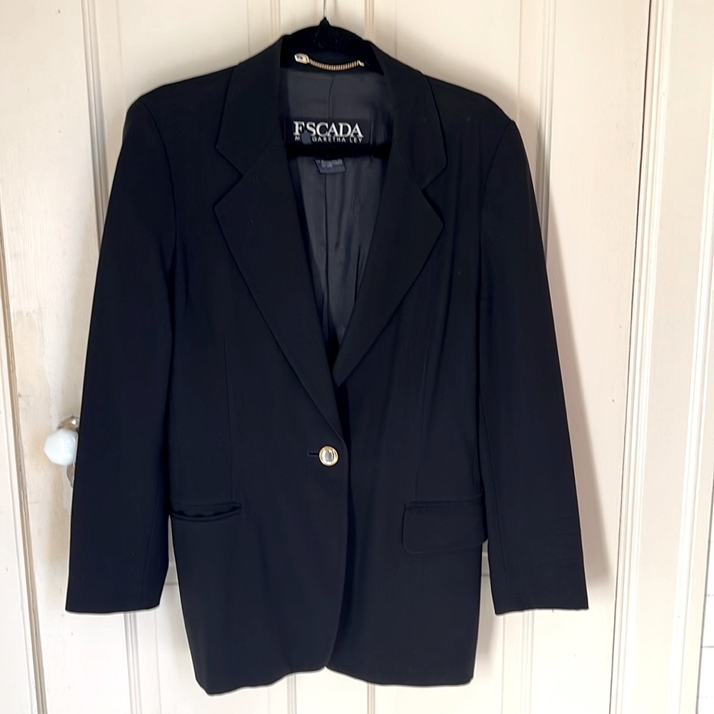 Basic Black Blazer With Gold Buttons - image 3